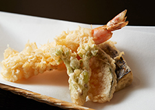 えびと季節野菜の天ぷら